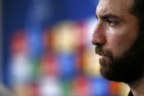 HIGUAIN SHOCK: ECCO COSA E' SUCCESSO A TORINO AL  CALCIATORE - E' DOVUTA INTERVENIRE LA POLIZIA - 23/11/2016