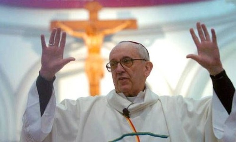 ''Il Papa ha detto basta ai preti che vivono nel lusso'' - 21/10/2013