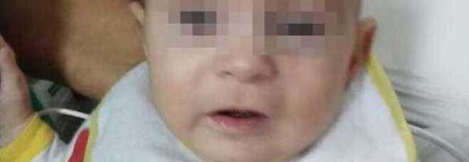 IL PARROCO TROVA UN NEONATO ABBANDONATO IN CHIESA E LO CHIAMA FRANCESCO COME IL PAPA - 10/11/2014