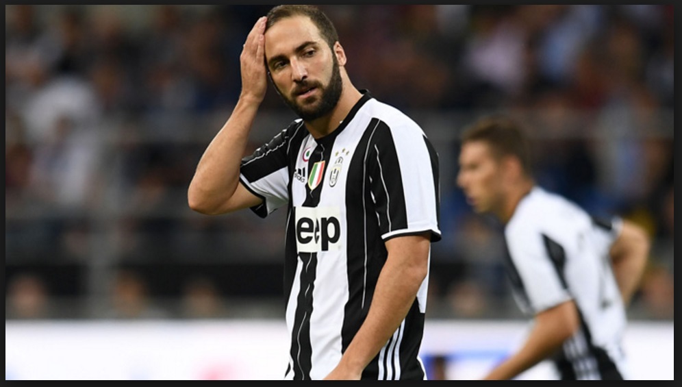 HIGUAIN ENTRA IN CAMPO A MARASSI: ECCO IN CHE MODO E' STATO ACCOLTO DAI TIFOSI DEL GENOA - 26/11/2016
