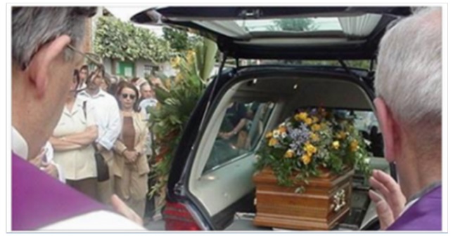 TROVA DUE EXTRACOMUNITARI NEL LETTO DEL PAPA' MORTO: LA LORO RISPOSTA E' INQUIETANTE - 07/12/2016