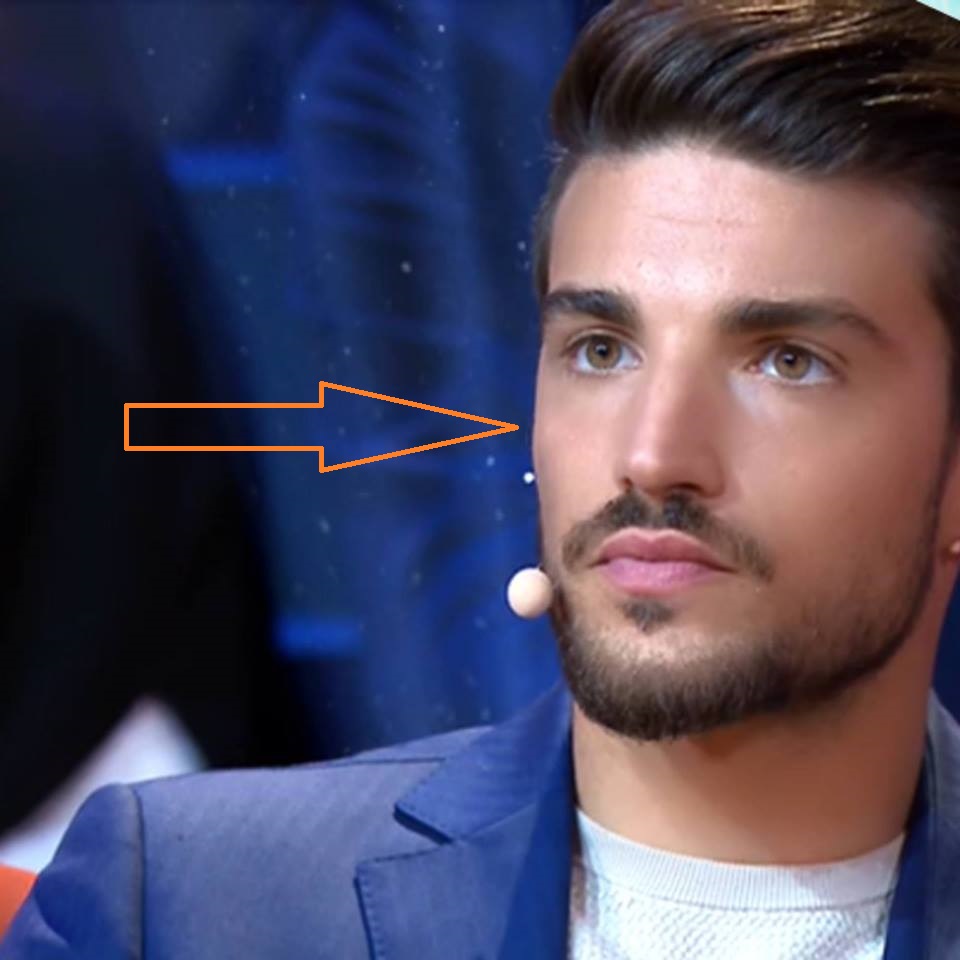 IL PRIMO PIANO DI MARIANO DI VAIO NON SFUGGE A NESSUNO: ECCO IL DETTAGLIO CHE SCATENA LA RETE - 28/11/2016