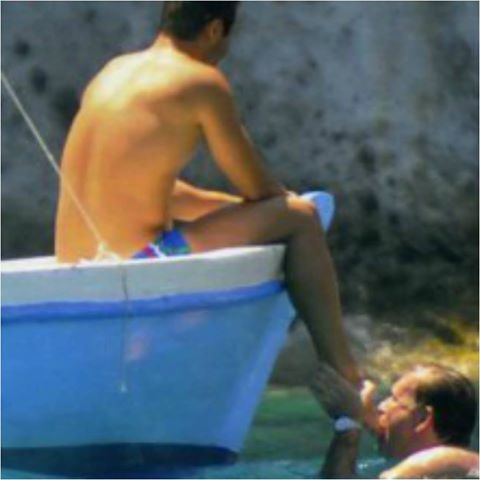 HA DICHIARATO A TUTTI LA SUA OMOSESSUALITA': MA ORA ARRIVA IL DOLOROSO ANNUNCIO DEL NOTO CONDUTTORE ITALIANO - 07/12/2016