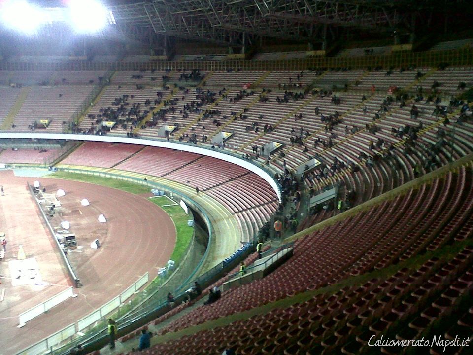 CLAMOROSO AL SAN PAOLO: FIDANZATI MALMENATI DAI TIFOSI - 09/01/2017
