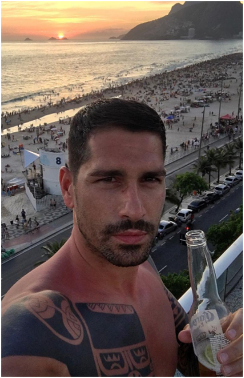 HA COMPLETAMENTE PERSO LA TESTA PER LEI: MARCO BORRIELLO AVREBBE PRESO IL PRIMO VOLO PER RAGGIUNGERLA - 09/01/2017