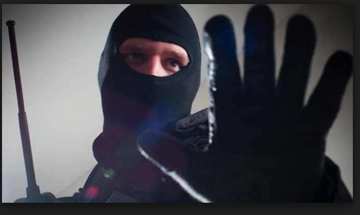 L'INTERVISTA SHOCK: ''L'ISIS MI HA OFFERTO 30MILA DOLLARI PER FARMI ESPLODERE IN ITALIA'' - 17/01/2017