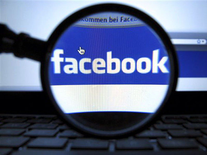 FACEBOOK SPIA I MESSAGGI PRIVATI DEGLI UTENTI - 08/01/2014