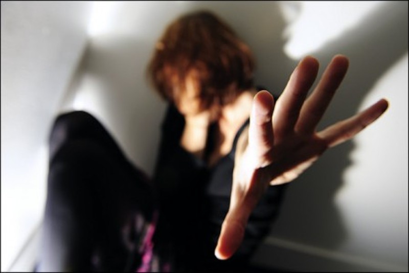 VIOLENTATA DA 7 UOMINI. IL DRAMMA DI UNA RAGAZZA DI 15 ANNI CHE HA TROVATO LA FORZA DI REAGIRE E FAR ARRESTARE I MOSTRI - 12/01/2014