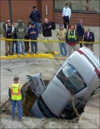E' BUCHE DE ROMA SO' COSI' PROFONDE CHE SE T'AFFACCI VEDI A NUOVA ZELANDA !! - 18/03/2012