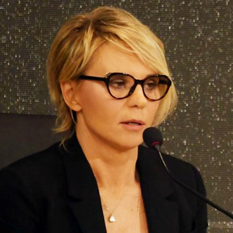 ALLARME A SANREMO PER MARIA DE FILIPPI: NON SI PRESENTA IN CONFERENZA STAMPA - ECCO COSA STA ACCADENDO - 07/02/2017