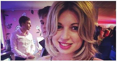 RAGAZZA SINGLE PERDE LA BORSETTA CON DENTRO UNA CONFEZIONE DI PRESERVATIVI: ECCO COSA ACCADE POCO DOPO... - 06/03/2017