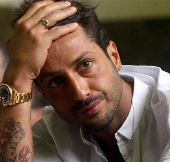 FABRIZIO CORONA, LA SUA PRIMA USCITA DAL CARCERE DOPO 4 MESI DI RECLUSIONE: LE IMMAGINI INASPETTATE - 21/02/2017