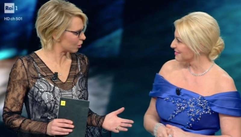 CLERICI CONTRO DE FILIPPI ''NON SEI UNA PRESENTATRICE MA UNA ... - 28/02/2017