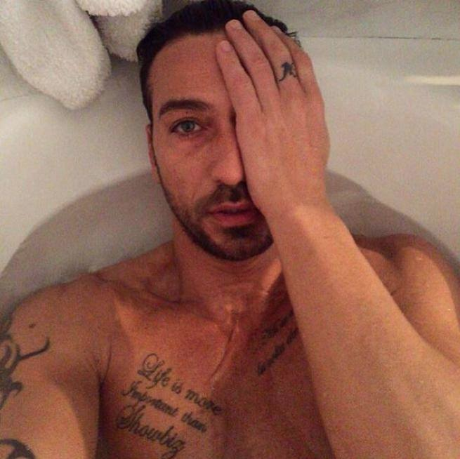 AVVENUTO NELLA NOTTE: L'EX TRONISTA COSTANTINO VITAGLIANO E' ANCORA SOTTO SHOCK ''MI HANNO PORTATO VIA TUTTO'' - 13/03/2017