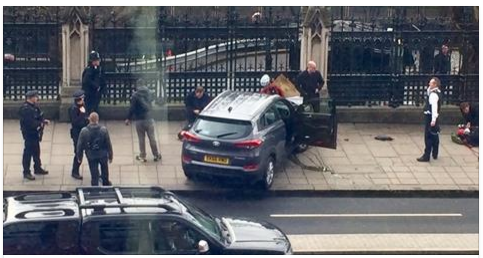 ATTACCO E SPARATORIA DAVANTI AL PARLAMENTO: ''AUTO LANCIATA CONTRO LA FOLLA, CI SONO DIVERSI FERITI'' ECCO LA SITUAZIONE - 22/03/2017