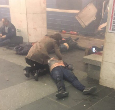 2 ESPLOSIONI IN METROPOLITANA: ''CI SONO DIVERSE VITTIME ALMENO 10'' - 03/04/2017