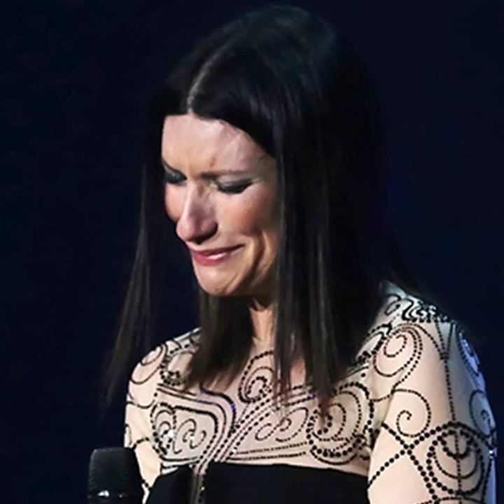 ''UN VUOTO GIGANTE NEL MIO CUORE'' LAURA PAUSINI PIANGE LA SCOMPARSA DELLA PICCOLA FRANCESCA - 19/04/2017