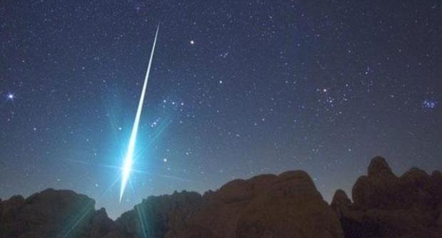 Bolide illumina il cielo notturno dalla Basilicata al centro Italia - 09/05/2013