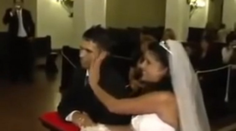 SPOSO VOMITA NEL MOMENTO DEL FATIDICO '' SI' ' - VIDEO' - 05/01/2014