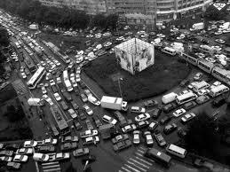L'OTTIMISTA E' UNO CHE PENSA DE POTE' RISOLVE UN INGORGO DEL TRAFFICO... - 25/03/2012