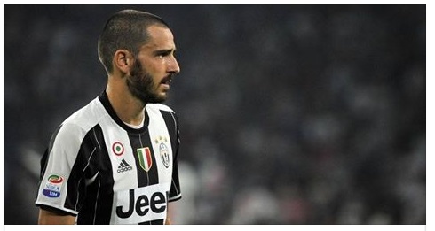''ASPETTIAMO LA DONNA COL CALZINO...'' LO SCATTO BOLLENTE DELLA MOGLIE DI BONUCCI - 04/05/2017