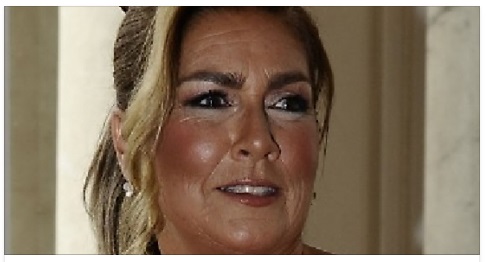 ROMINA POWER CLAMOROSA IN BARCA: IL BIKINI FUCSIA A 64 ANNI CHE LASCIA POCO ALL'IMMAGINAZIONE - 04/05/2017