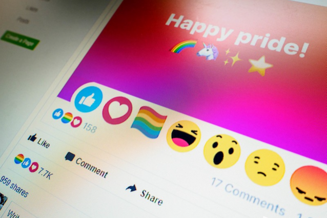 COME ATTIVARE IL PULSANTE ARCOBALENO DI FACEBOOK (CHE HANNO TUTTI TRANNE TE) - 11/06/2017