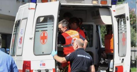 TRAGEDIA IN CLINICA: MUORE NEONATA E IL PADRE TAGLIA A PEZZI IL PEDIATRA - 08/06/2017