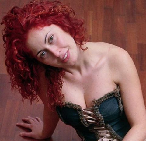 ''TI SEI STRAVOLTA'' ANGELA SOZIO EX CONCORRENTE DEL GF A DISTANZA DI 13 ANNI E' STATA COMPLETAMENTE STRAVOLTA DALLA CHIRURGIA: GIUDICATE VOI - 26/06/2017