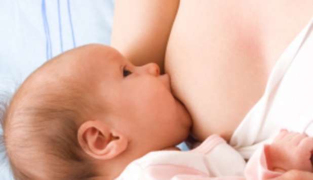 'NO ALLE MAMME CHE MOSTRANO IL SENO'. FACEBOOK CENSURA L'ALLATTAMENTO - 18/11/2012