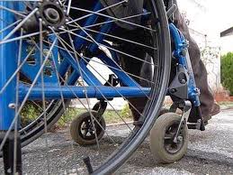 DISABILE LASCIA LA COMPAGNA PER UN'INVALIDA. E LA EX GLI SFASCIA L'AUTO - 01/07/2013