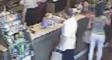 ''Due caffè'' e i due insospettabili si portano via 500 euro di mancia - VIDEO - 03/07/2013