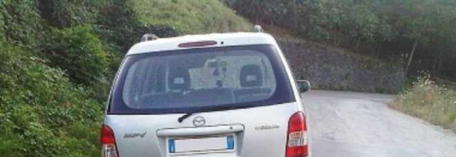 LITIGA CON LA MOGLIE E LA SCARAVENTA FUORI DALL'AUTO IN CORSA, FERMATO 56ENNE - 04/08/2013