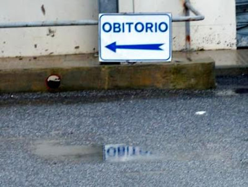 TRAGICO GIOCO AUTOEROTICO: MUORE NEL CAMPER CON UNA CORDA INTORNO AL COLLO - 05/01/2014