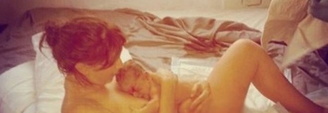 DÀ ALLA LUCE UNA BAMBINA: IL PARTO DIVENTA UN REALITY SUL WEB SENZA CENSURE - 11/01/2014