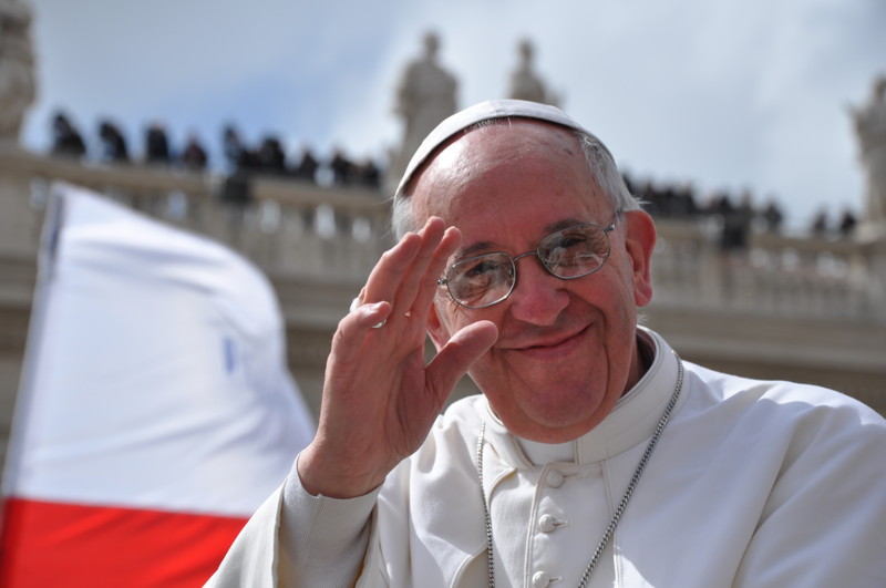 SVOLTA STORICA: IL PAPA BATTEZZA LA FIGLIA DI UNA COPPIA NON SPOSATA - 12/01/2014