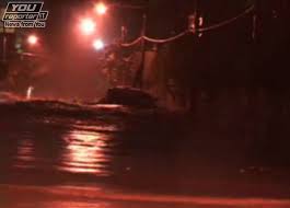 DILUVIO COLPISCE ROMA: VIDEO SCIOCCANTE AMATORIALE MOSTRA AUTOBUS SOMMERSO DALL'ACQUA - 31/01/2014