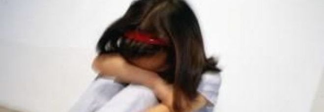 BIMBA PICCHIATA E TROVATA SCALZA E AL GELO: ''SONO UNA MONELLA''. DENUNCIATI I GENITORI - 13/02/2014