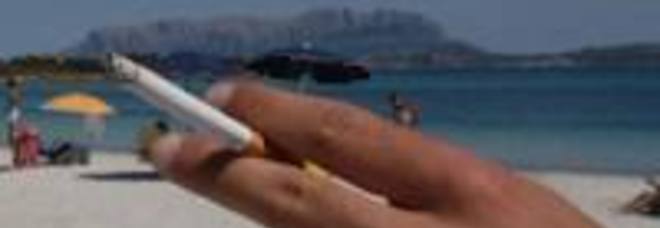 VIETATO FUMARE ANCHE IN SPIAGGIA. L'ORDINANZA ANTI-SIGARETTE FA DISCUTERE - 26/02/2014