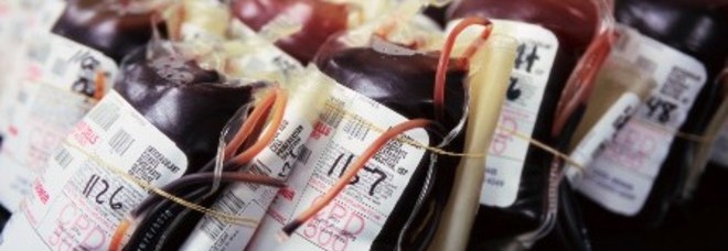 INIETTARE NELLE VENE IL SANGUE DEI GIOVANI RALLENTA L'INVECCHIAMENTO: ECCO PERCHÉ - 27/08/2014