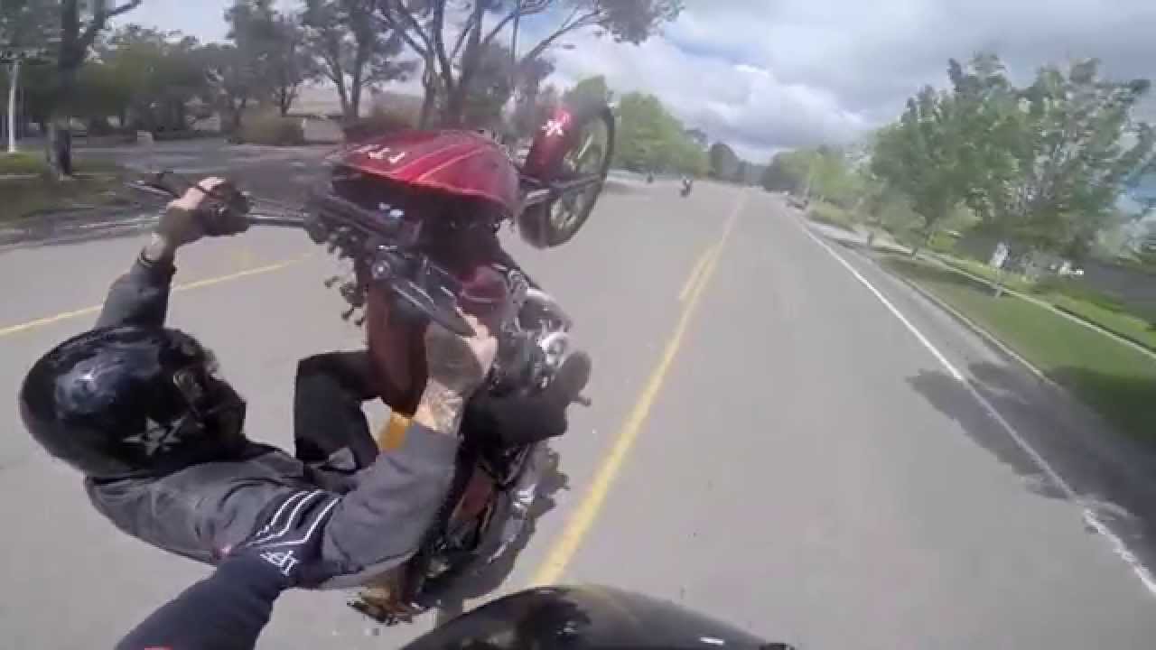 LE ACROBAZIE MOZZAFIATO CON LE HARLEY-DAVIDSON - VIDEO - 28/07/2014