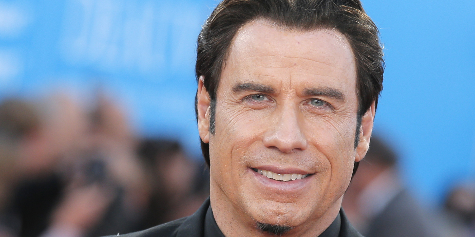 SMASCHERATO JOHN TRAVOLTA: PORTA IL PARRUCCHINO. ECCO LA PROVA - FOTO - 18/01/2015