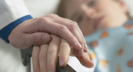 MILANO CHOC: IL RICOVERO DI UN BIMBO COSTA TROPPO. I MEDICI VOTANO PER ALZATA DI MANO SE CURARLO O MENO - 16/02/2015
