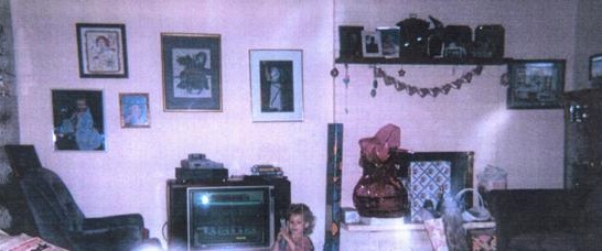 SCATTA UNA FOTO ALLA FIGLIA DI 3 ANNI: QUELLO CHE COMPARE DAVANTI LA BAMBINA E' TERRIFICANTE - GUARDA LA FOTO - 06/07/2015