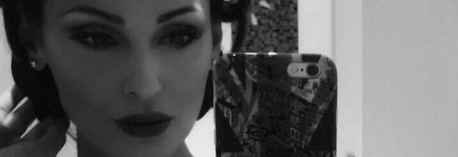 ANNA TATANGELO, LO SCATTO HOT CHE FA ''IMPAZZIRE'' I FAN DI FACEBOOK - 20/04/2016