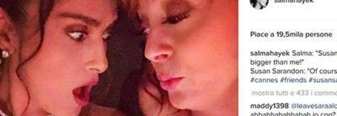 ''CE LE HAI PIU' GRANDI'': IL SELFIE DI SALMA HAYEK E SUSAN SARANDON FA IMPAZZIRE IL WEB - 25/05/2016