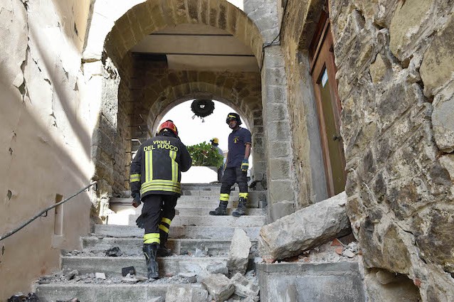 10 COSE DA FARE IN CASO DI TERREMOTO: FATE ATTENZIONE E DIFFONDETE - 30/10/2016