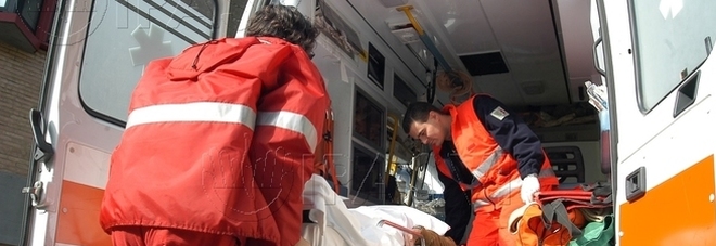 ROMA, 17ENNE PRECIPITA DAL SETTIMO PIANO DEL PALAZZO: E' GRAVISSIMA. IPOTESI TENTATO SUICIDIO - 14/02/2017
