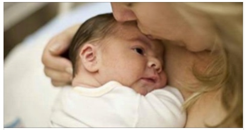''E' OFFENSIVO PER IL BAMBINO'' MA I GENITORI LA SPUNTANO: LO STRANO NOME SCELTO PER IL BAMBINO - 08/03/2017