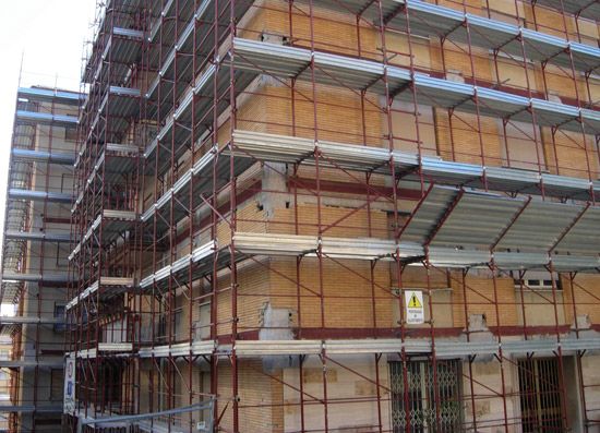 LAVORI EDILI IN CASE, VERANDE E TERRAZZI, DA OGGI CAMBIA TUTTO: NON SERVONO PIU' LE AUTORIZZAZIONI - 12/06/2017